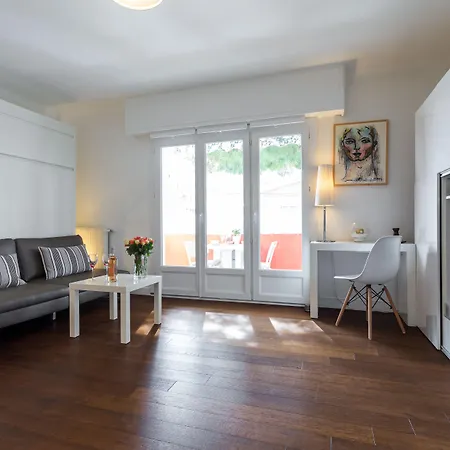Cannes City B&B-3